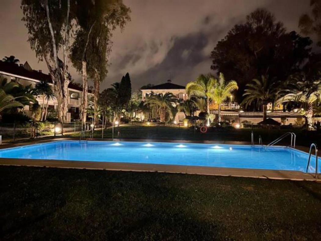 Puerto Banus Apartment Near Beachfront, Big Sunny Terrace, Pool, Tennis Court, Parking & Movies Projector Marbella Exterior foto